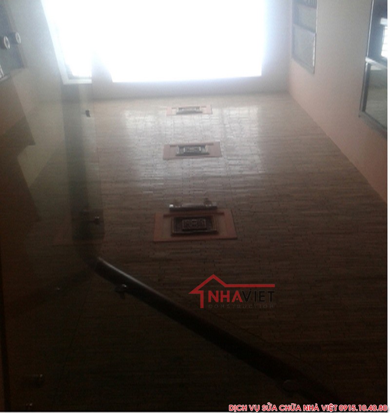  sua-chua-nha-anh-long-ngo-44-ham-tu-quan-quan-hoan-kiem-05Ngôi nhà đã lấy ánh sáng, gió tự nhiên thông thoáng qua giếng trời rộng dãi.