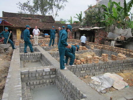 day-nhanh-tien-do-xay-sua-chua-nha-cho-nguoi-co-cong-o-quang-yen