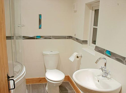 phong thuy nha o b39 nha ve sinh 2