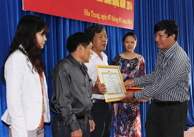 van-dong-xay-moi-va-sua-chua-745-can-nha-dai-doan-ket-cho-ho-ngheo
